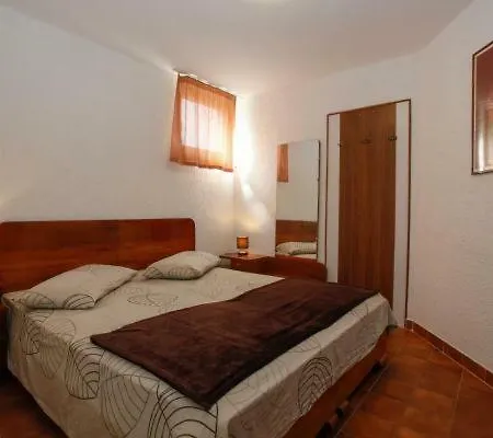 Apartament Piranesi With A Parking Space Pula