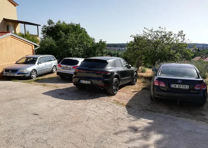 Piranesi With A Parking Space Daire Pula